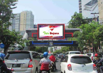 Sewa videotron billboard Surabaya Basuki Rahmat